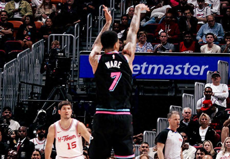 空砍32+6+8！杜兰特赛后谈小贾，乌度卡还在甩锅，火箭对不起小谢